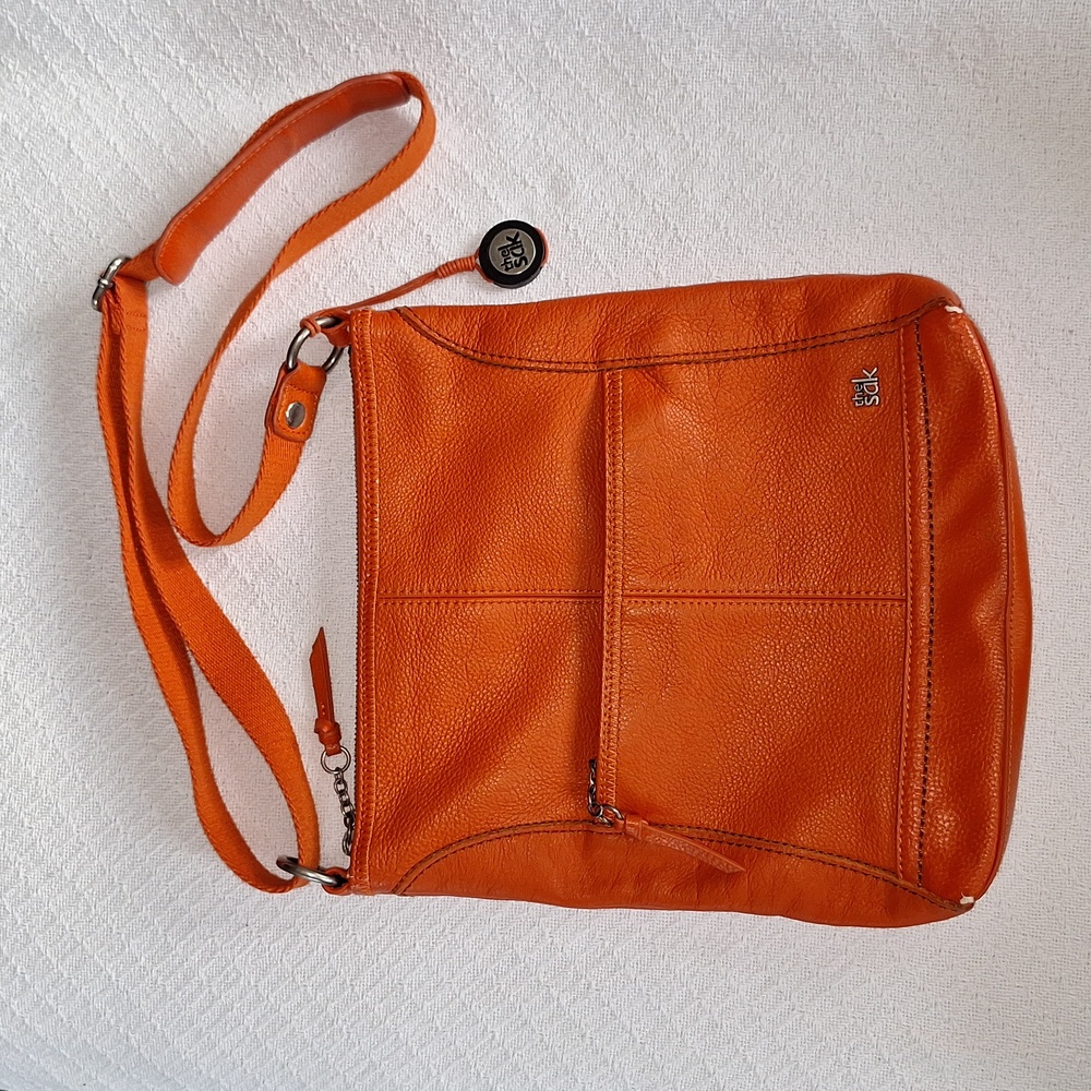 🍊  The Sak Lucia Pebbled Leather Crossbody Bag. Burnt orange.
